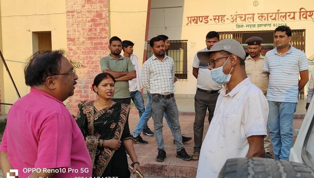 राजस्व उप निरीक्षक ने बीडीओ पर मारपीट करने का लगाया आरोप