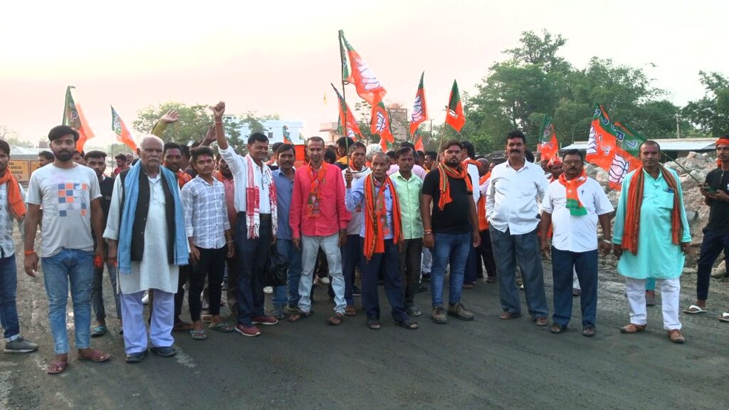 बीडी राम के हैट्रिक जीत पर मेराल में जश्न