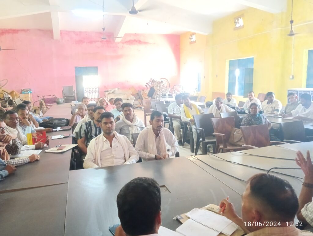 सभागार में जनता दरबार सह समीक्षा बैठक में कई योजनाओं की प्रगति की समीक्षा की गई kandi