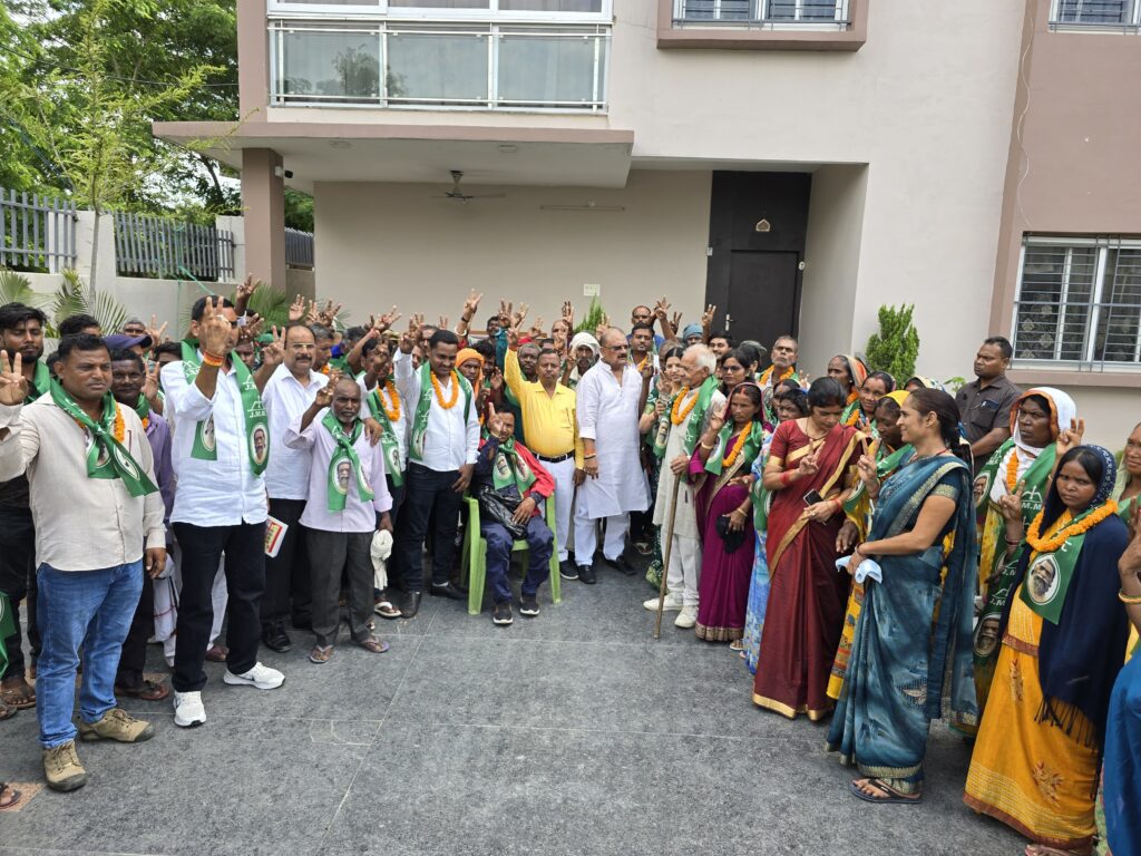 उड़सुगी व परिहारा पंचायत के 400 से अधिक लोग भाजपा छोड़कर झामुमो में शामिल!