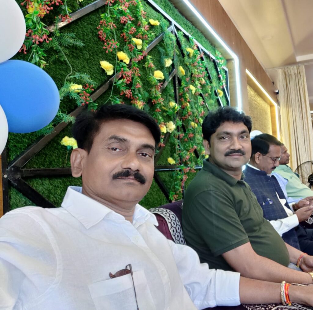 झारखंड के श्री बंशीधर नगर में अखिल भारतीय कमलापुरी वैश्य समाज के राष्ट्रीय युवा मोर्चा के उपाध्यक्ष बने हृदया कमलापुरी एवं रमेश कमलापुरी!