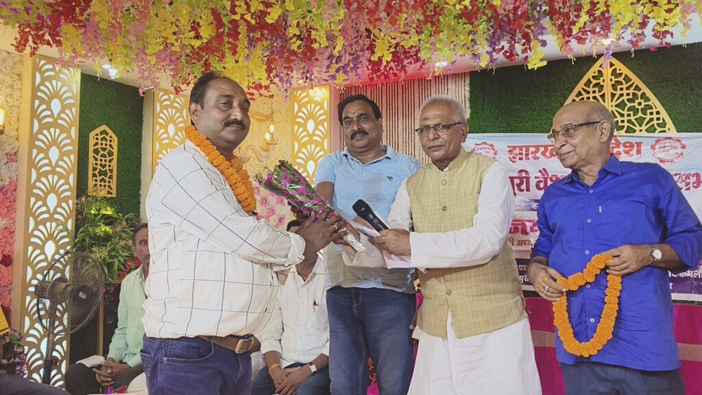 श्री बंशीधर नगर कमलापुरी वैश्य समाज के अध्यक्ष बने वीरेंद्र कमलापुरी!
