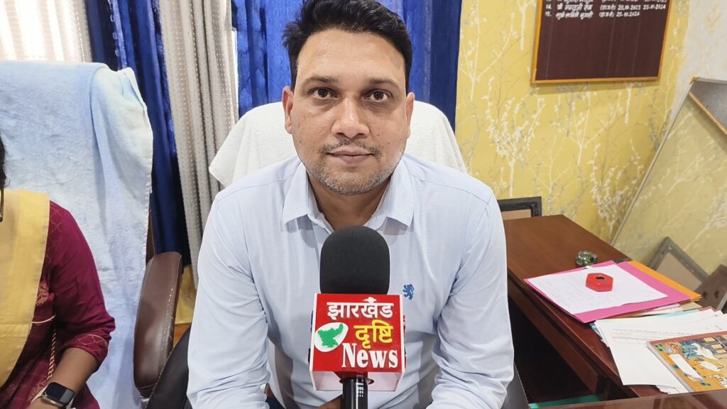 केतार प्रखंड के नए प्रखंड विकास पदाधिकारी सह अंचलाधिकारी के रूप विकास कुमार ने किया पदभार ग्रहण।