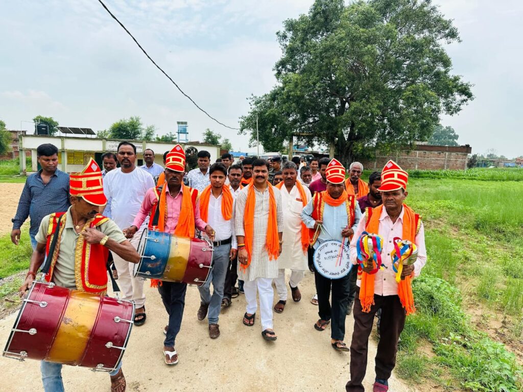 भाजपा युवा नेता रामाशीष यादव ने तीसरे दिन चलाया हर घर तिरंगा अभियान