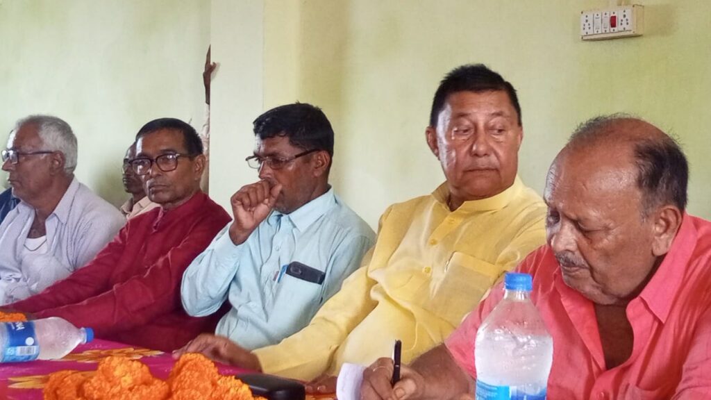 मेराल दक्षिणी मंडल के अध्यक्ष दुखन चौधरी तथा कुर्बान अंसारी को सचिव मनोनीत किया गया