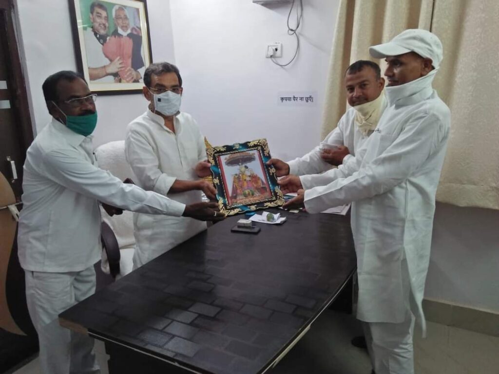 राज्यसभा सदस्य चुने जाने पर जदयू के पूर्व जिला अध्यक्ष ने दी बधाई