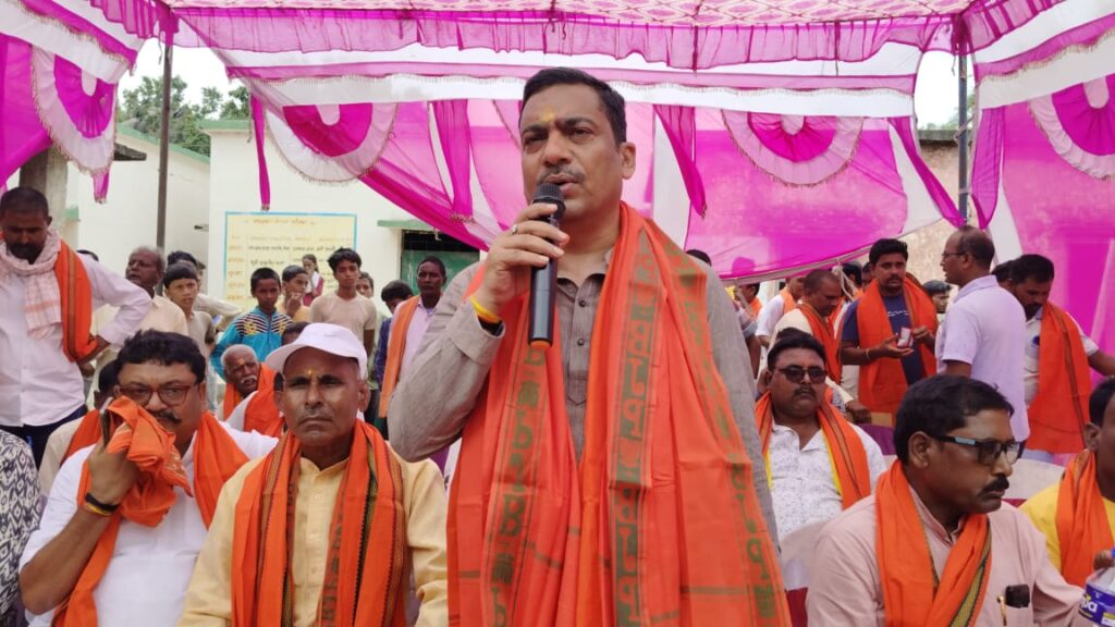 विधायक भानु ने रमना में पथ मरम्मती कार्य का किया शिलान्यास