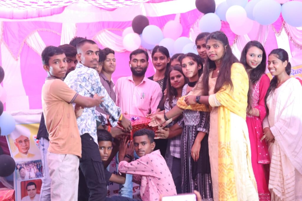 शिक्षण संस्थानों में धूमधाम से मनाया गया शिक्षक दिवस
