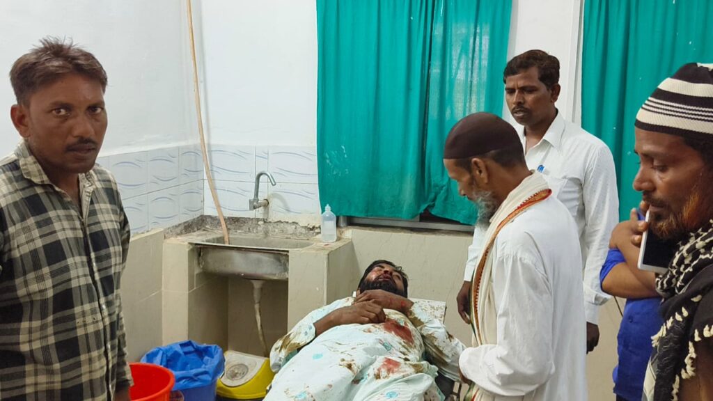 भवनाथपुर कांडी मुख्य सड़क कवलदाग मे मोटरसाइकिल से गीरने से एक युवक घायल