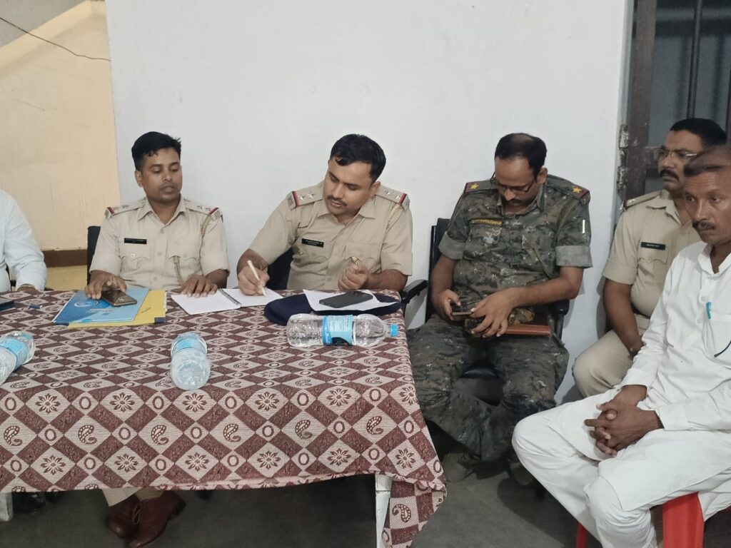 विश्रामपुर थाना परिसर में ईद एवं मिलाद व विश्वकर्मा पूजा लेकर शांति समिति बैठक संपन्न