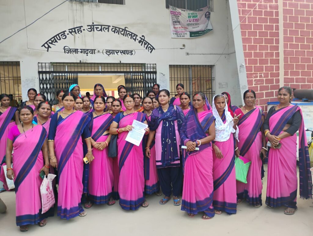 आंगनबाड़ी सेविकाओं की मांग पूरी नहीं करने पर अनिश्चितकालीन हड़ताल की चेतावानी