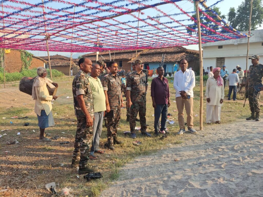 अनुमंडल पुलिस पदाधिकारी ने नौडीहा बाजार के क्षेत्र भ्रमण कर सुरक्षा व्यवस्था की लिया जायजा