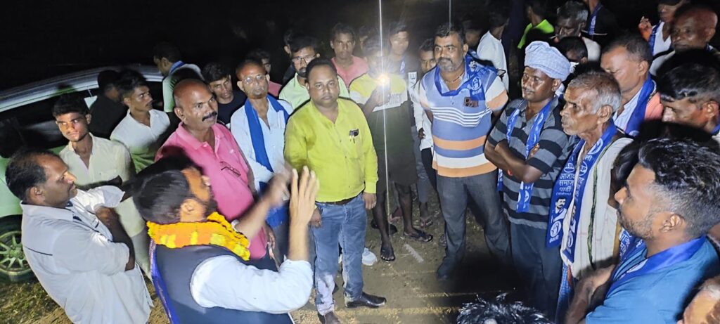 आजाद समाज पार्टी के प्रत्याशी सिराज खान ने चलाया जनसंपर्क अभियान, लोगों से मांगा आशीर्वाद
