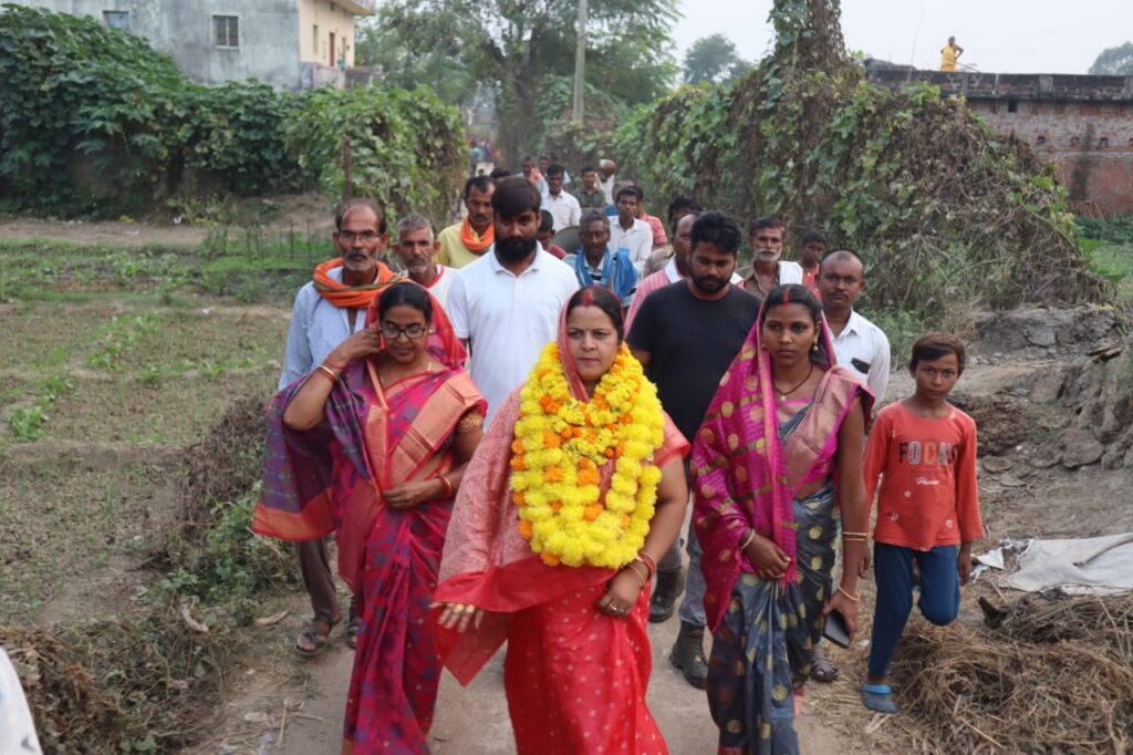 खजुरी जलाशय एव कनहर पर बांध बनवाकर नहर के द्वारा किसानों के खेतों तक पहुंचाऊंगी पानी : अंजू सिंह