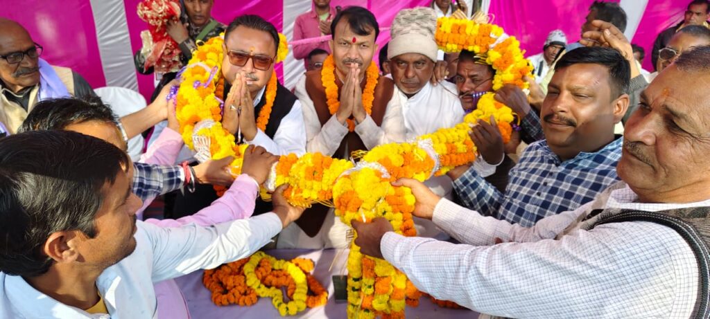 विधायक अनंत प्रताप देव ने रमना प्रखंड में निकाला आभार यात्रा