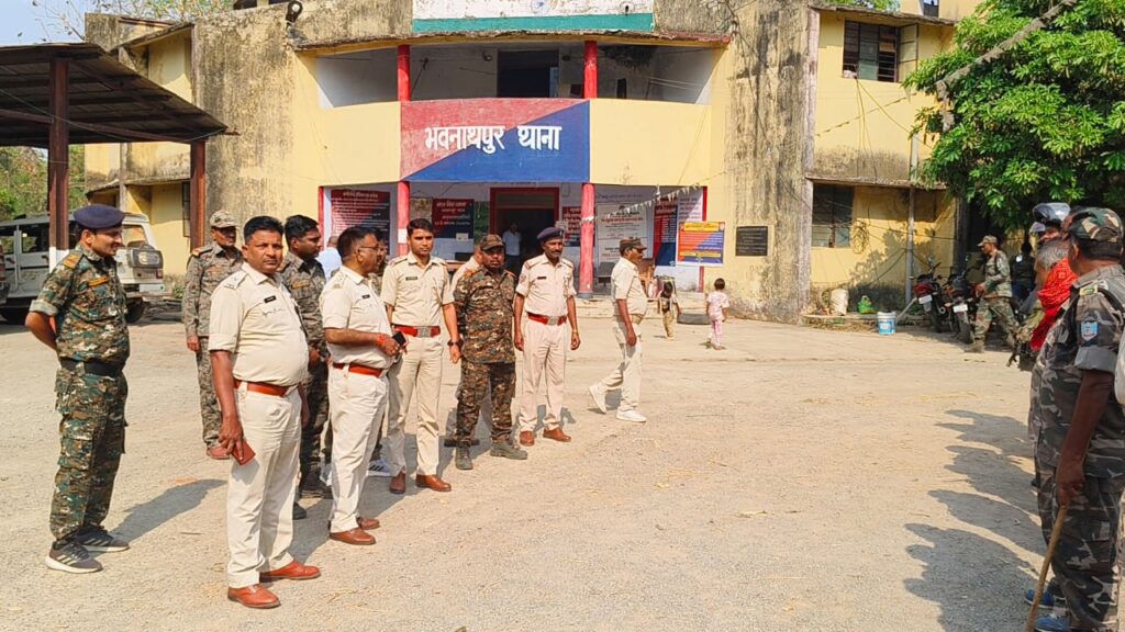 रामनवमी को लेकर फ्लैग मार्च, शांति व्यवस्था को लेकर प्रशासन सख्त