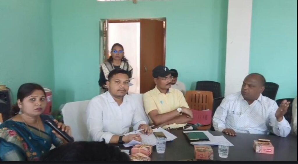प्रखंड में पेयजल किल्लत का मुद्दा उठा, प्रखंड कर्मी कार्यप्रणाली में लाएं सुधार : प्रखंड प्रमुख