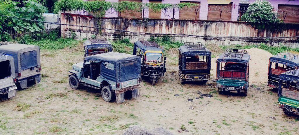 ।। श्री बंशीधर नगर:- नगर ऊंटारी में ट्रैफिक जाम और ओवरलोडिंग पर पुलिस का शिकंजा, 9 वाहन जब्त ।।