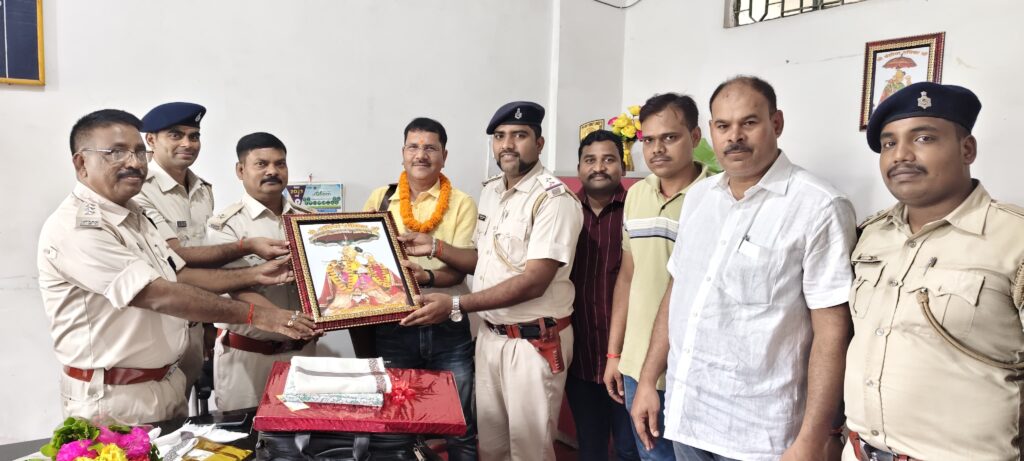 ।। श्री बंशीधर नगर:- रतन सिंह ने अनुशासन और कार्यकुशलता के साथ उत्कृष्ट सेवाएँ दी हैं, जिनकी मिसाल हमेशा याद रखी जाएगी : एसडीपीओ ।।