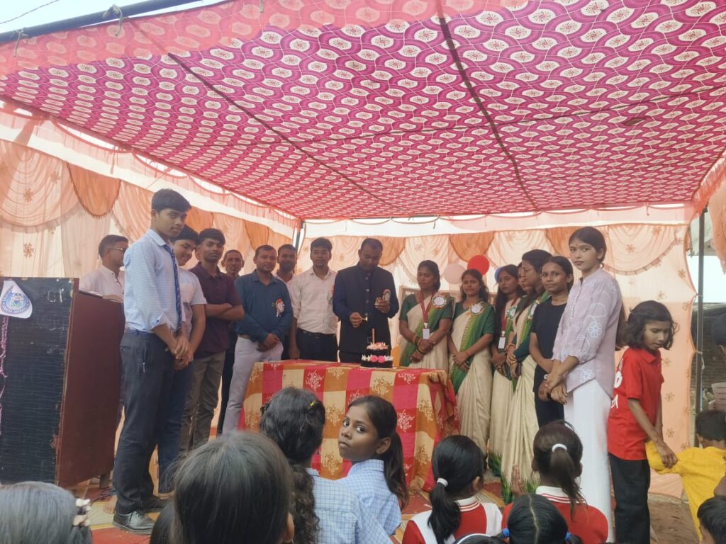 दी इंडियन पब्लिक स्कूल में शिक्षक दिवस हर्षोल्लास के साथ मनाया गया