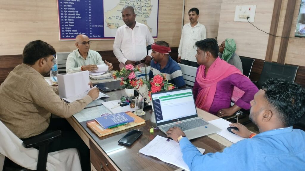 सीओ ने सुनी लोगों की समस्या, निस्पादन दिया भरोसा