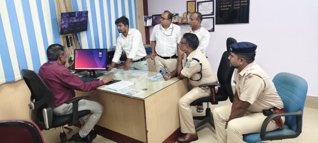 ।। श्री बंशीधर नगर(गढ़वा):- अनुमंडल पुलिस पदाधिकारी एवं थाना प्रभारी ने संयुक्त रूप से सभी बैंकों एवं ज्वेलरी शॉप का किया निरीक्षण, दिए कई निर्देश।।