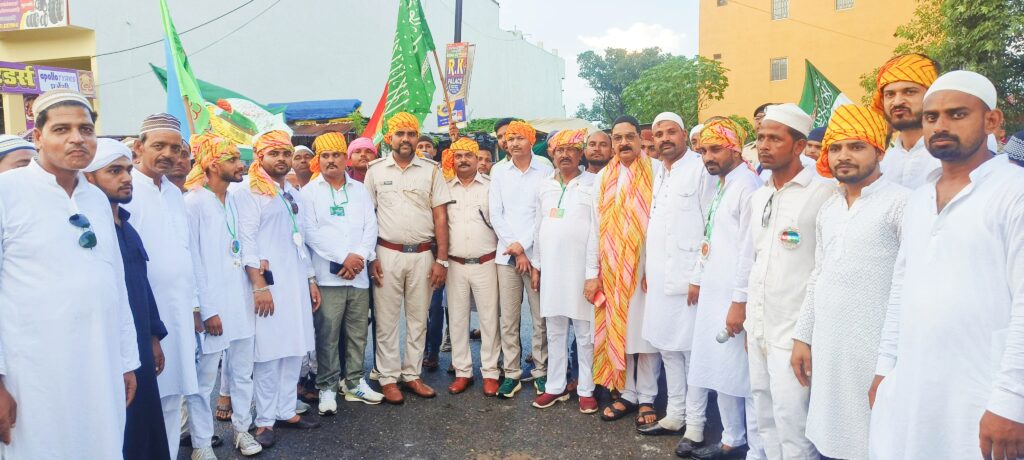 ।। श्री बंशीधर नगर(गढ़वा):- ईद मिलादुन्नबी पर अमन और भाईचारे का पैगाम; जुलूस में  सभी धर्म के लोग हुए शामिल।