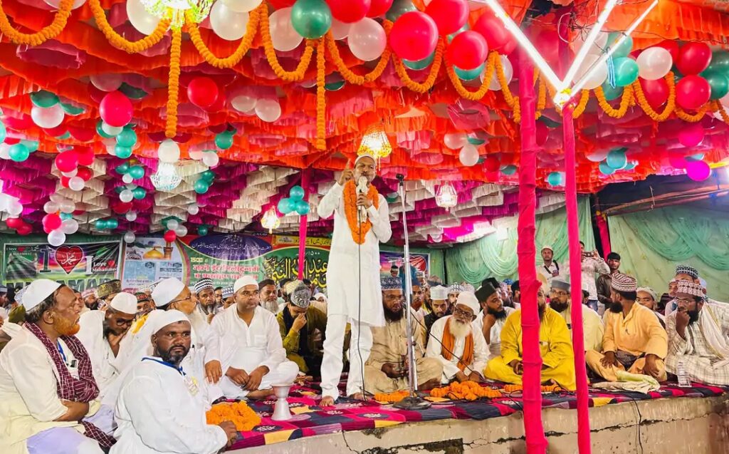 ।। श्री बंशीधर नगर:- 1500 वें जश्ने ईद मिलादुन्नबी पर कोईंदी में भव्य जलसा का हुआ आयोजन,हजारों की संख्या में जुटे लोग।।