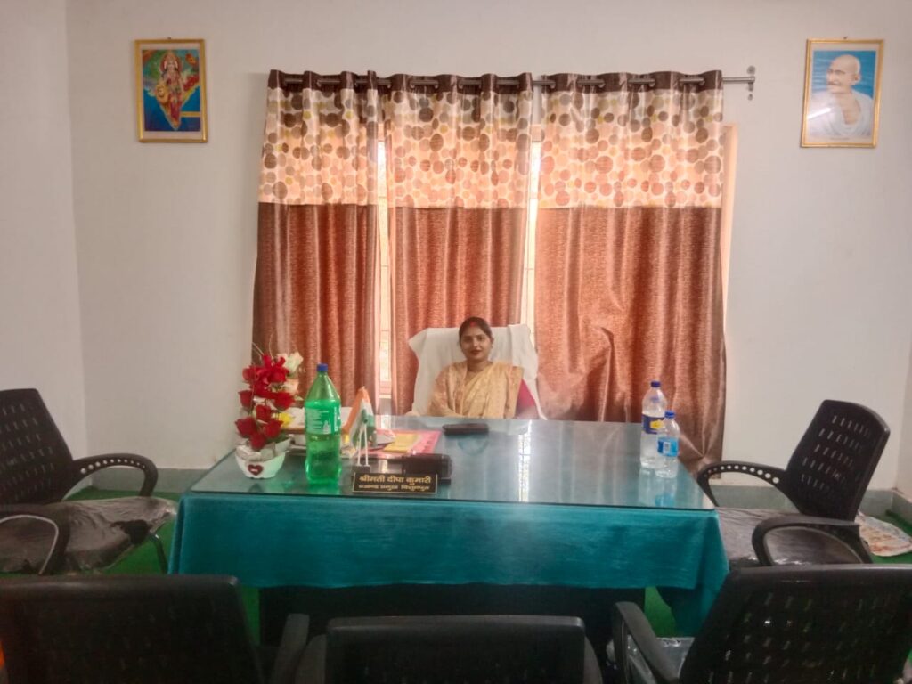सीएल के नाम पर प्रखंड सह अंचल कर्मियों का एक कैलेंडर वर्ष में औसतन 75 दिन गायब होना चिंता का विषय : प्रमुख दीपा कुमारी